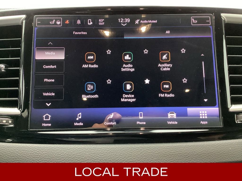 Used 2023 Chrysler Pacifica Touring-L image 4