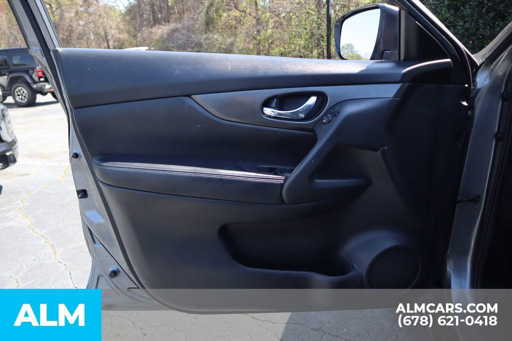 Used 2016 Nissan Rogue S w/ Appearance Package image 15
