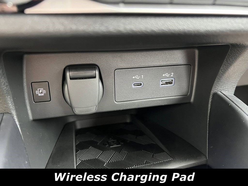 Certified 2025 Nissan Versa SR w/ Trunk Package FWD image 10