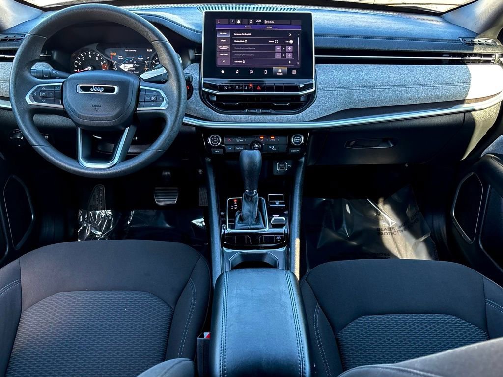 Used 2023 Jeep Compass Sport image 21