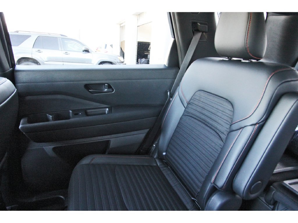 New 2026 Nissan Pathfinder Rock Creek w/ Rock Creek Premium Package AWD/4WD image 9