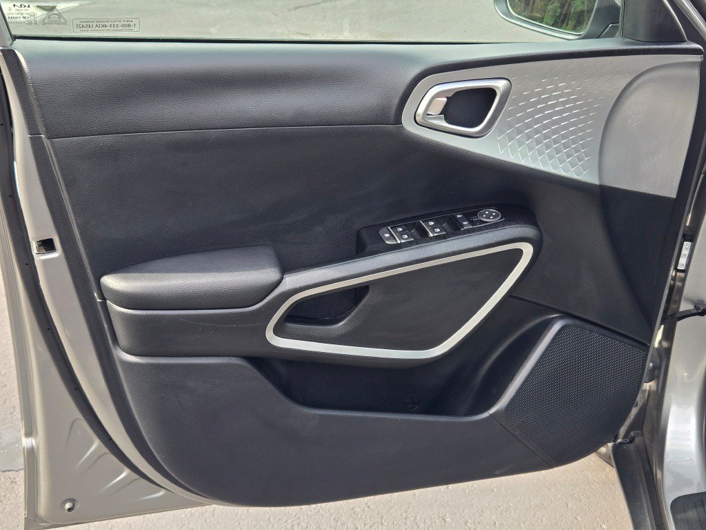 Used 2024 Kia Soul LX w/ Option Group 015 FWD image 18