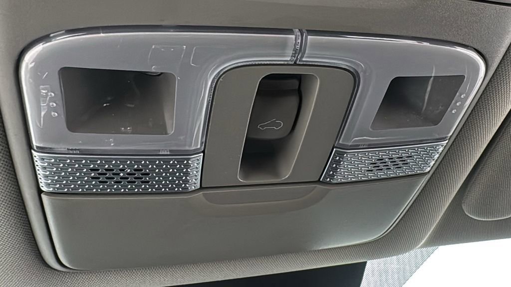 Used 2025 Kia Telluride S image 33