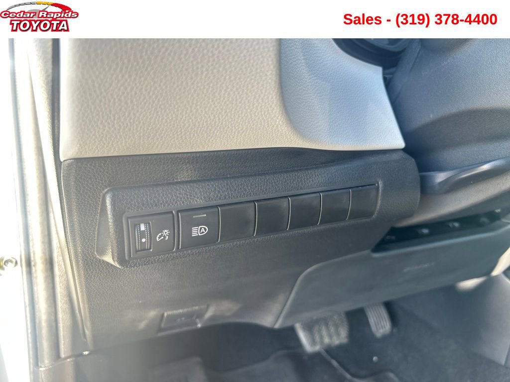 Certified 2023 Toyota Corolla SE image 25