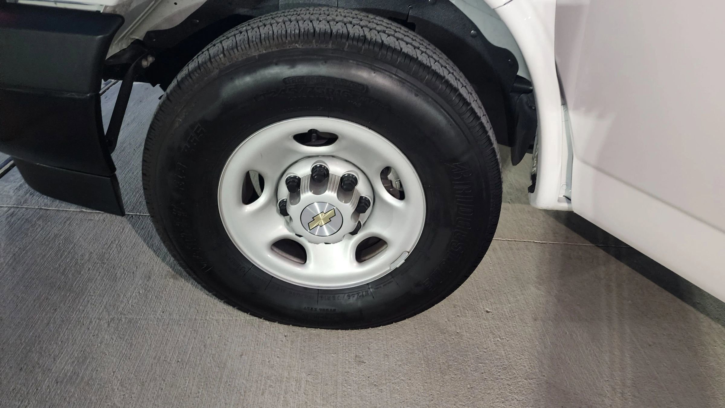 Used 2024 Chevrolet Express 2500 w/ Driver Convenience Package image 31