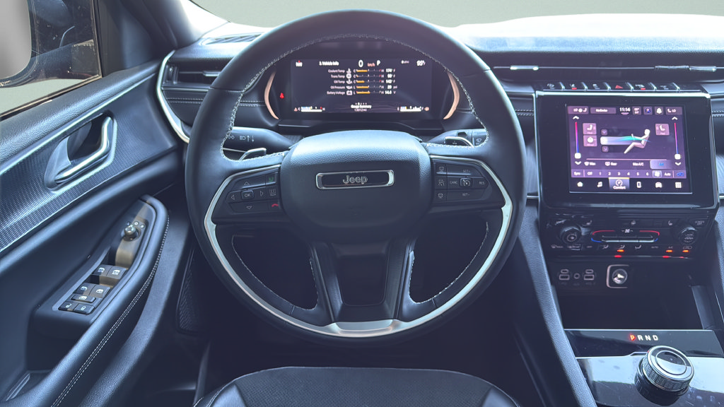 Used 2025 Jeep Grand Cherokee Altitude RWD image 17