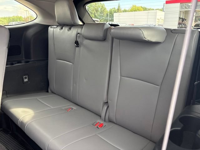 Used 2021 Toyota Highlander XLE AWD/4WD image 5