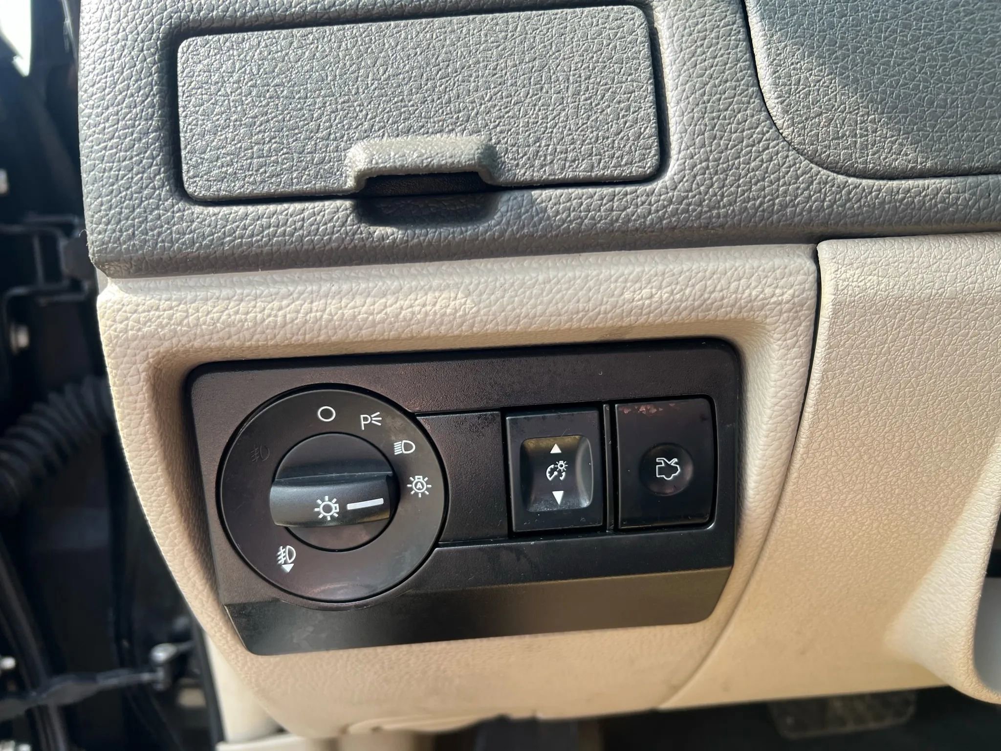 Used 2011 Mercury Milan Premier image 16