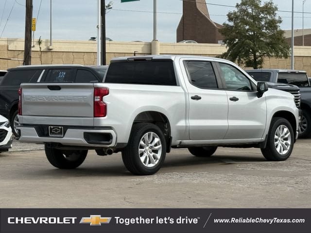 Used 2020 Chevrolet Silverado 1500 Custom w/ Custom Value Package AWD/4WD image 6
