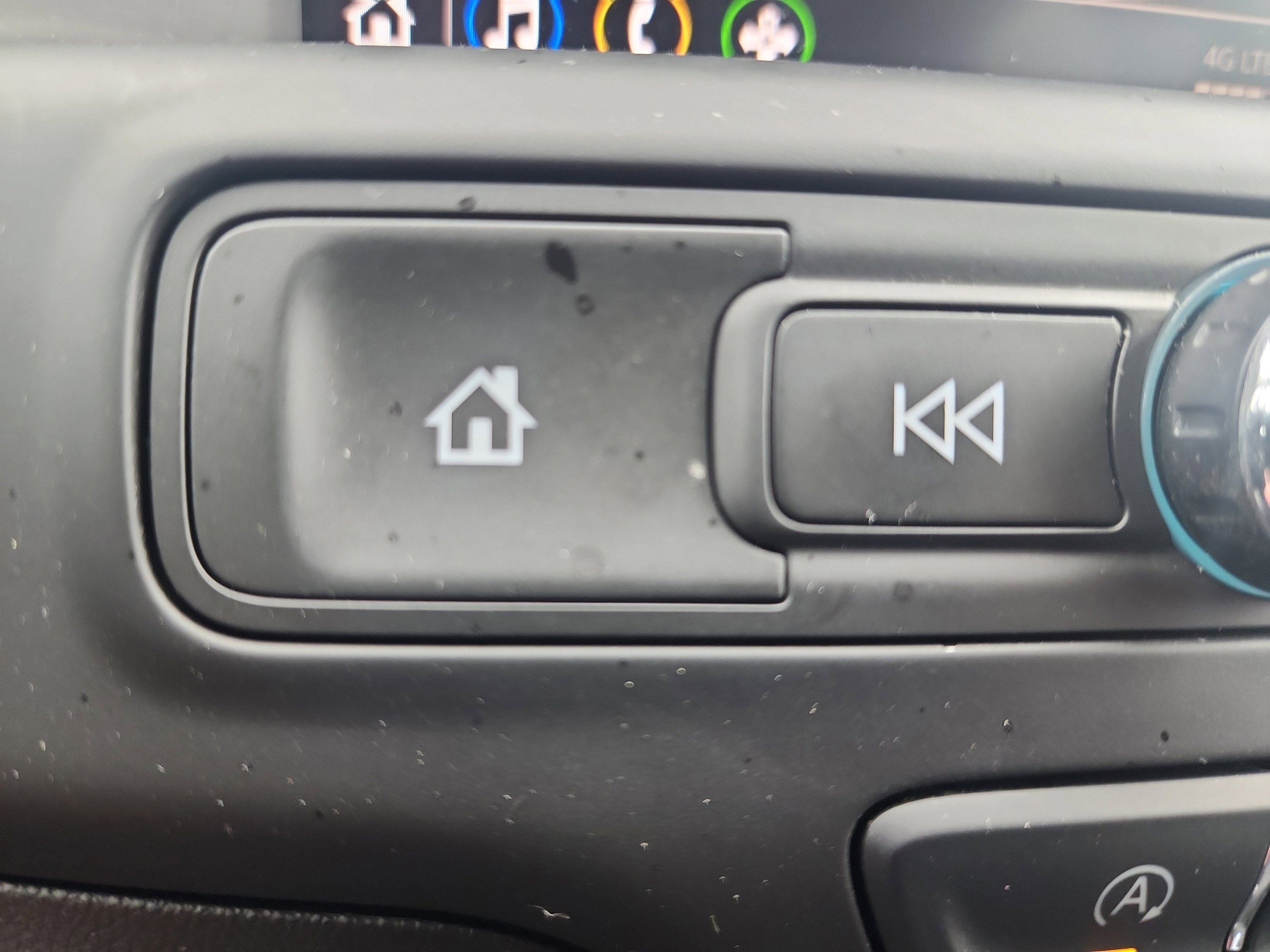 Used 2022 GMC Terrain SLE image 31