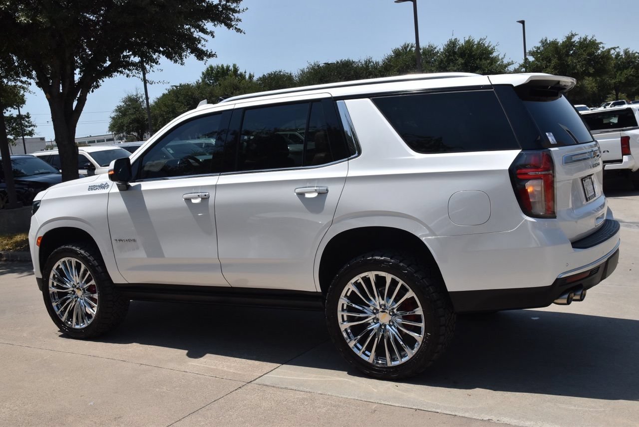 Used 2021 Chevrolet Tahoe High Country w/ Premium Package RWD image 11