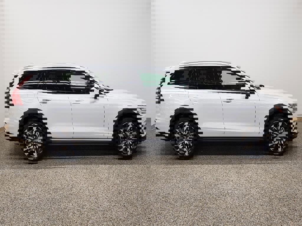 New 2026 Volvo V60 B5 Cross Country Plus w/ Protection Package Premier image 2