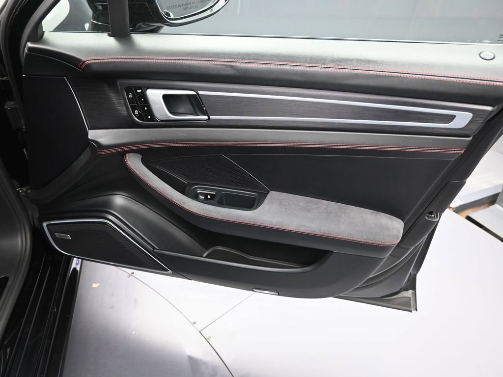 Used 2019 Porsche Panamera GTS image 38