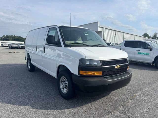 New 2026 Chevrolet Express 2500 w/ Driver Convenience Package RWD image 5