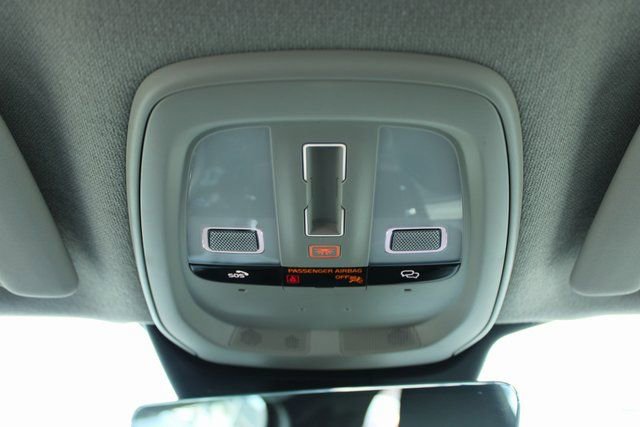 Used 2025 Volvo XC40 B5 Core image 30