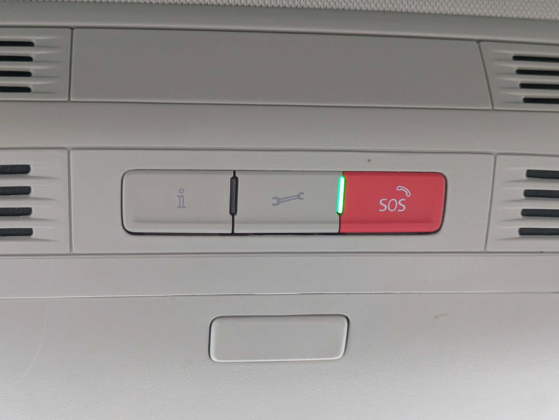 Used 2025 Volkswagen Taos SE FWD image 29