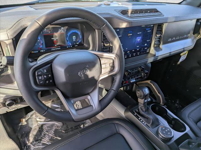 New 2025 Ford Bronco Badlands image 3