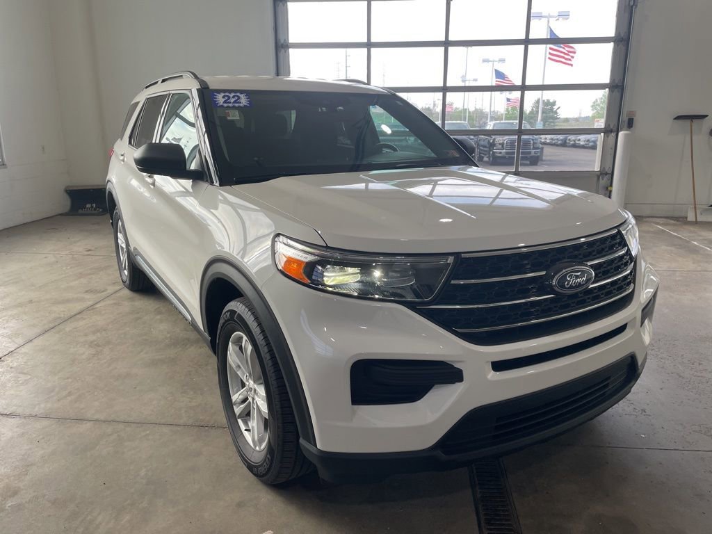 Used 2022 Ford Explorer XLT w/ Class IV Trailer Tow Package AWD/4WD image 3