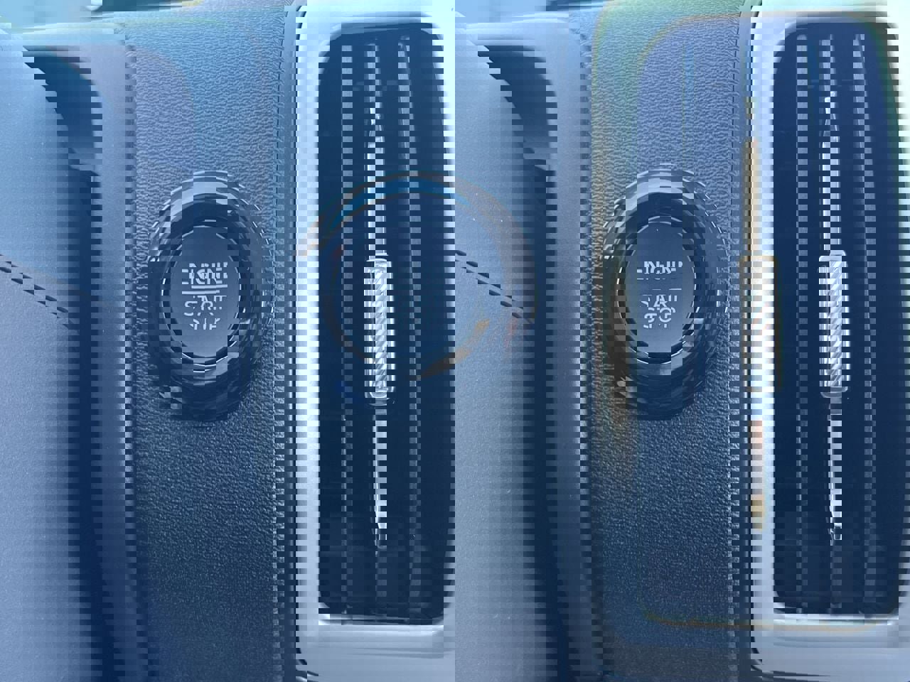 New 2025 Ford Expedition Active image 5