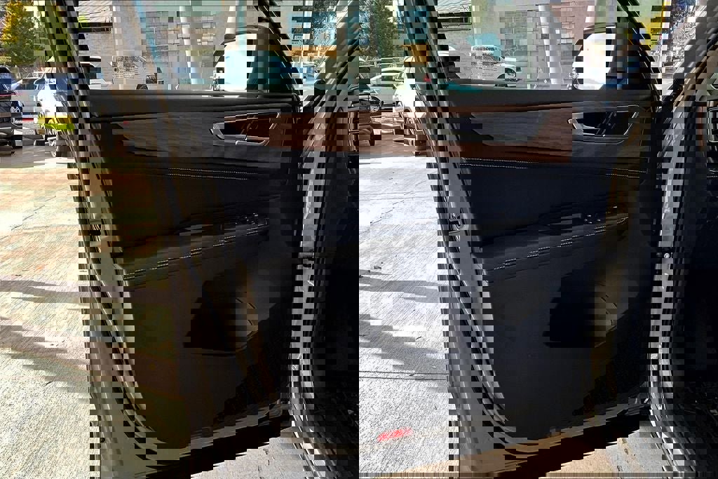 New 2026 Volkswagen Atlas SE FWD image 26