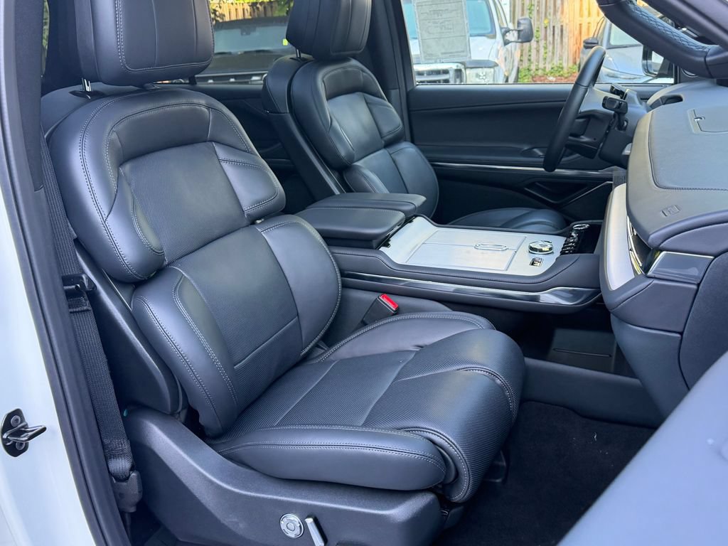 New 2027 Lincoln Navigator L Reserve w/ Jet Appearance Package AWD/4WD image 9