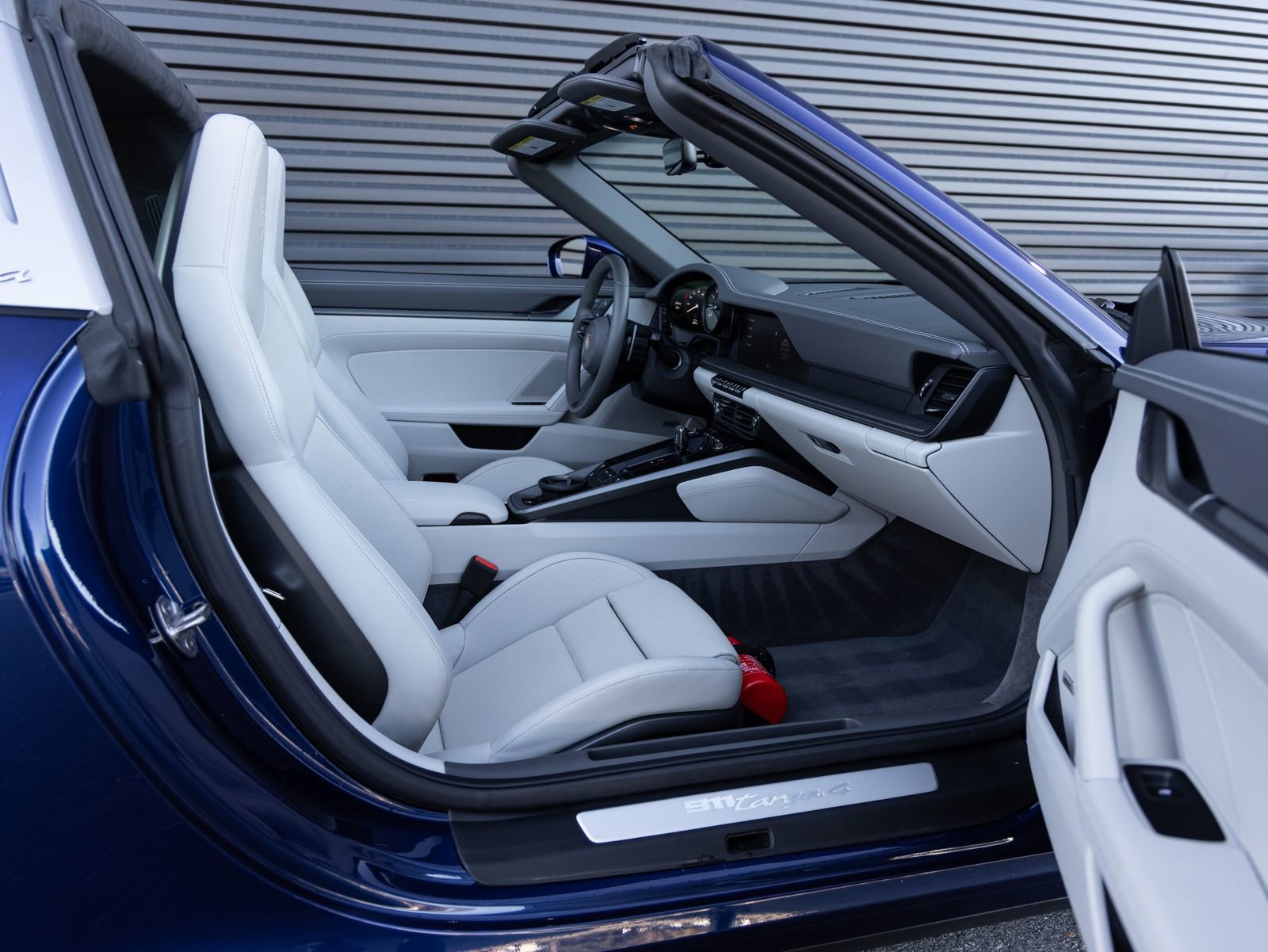 Certified 2024 Porsche 911 Targa 4 image 28