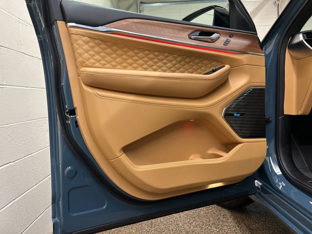 New 2026 Jeep Grand Cherokee Summit w/ Adv Protech Group IV image 13