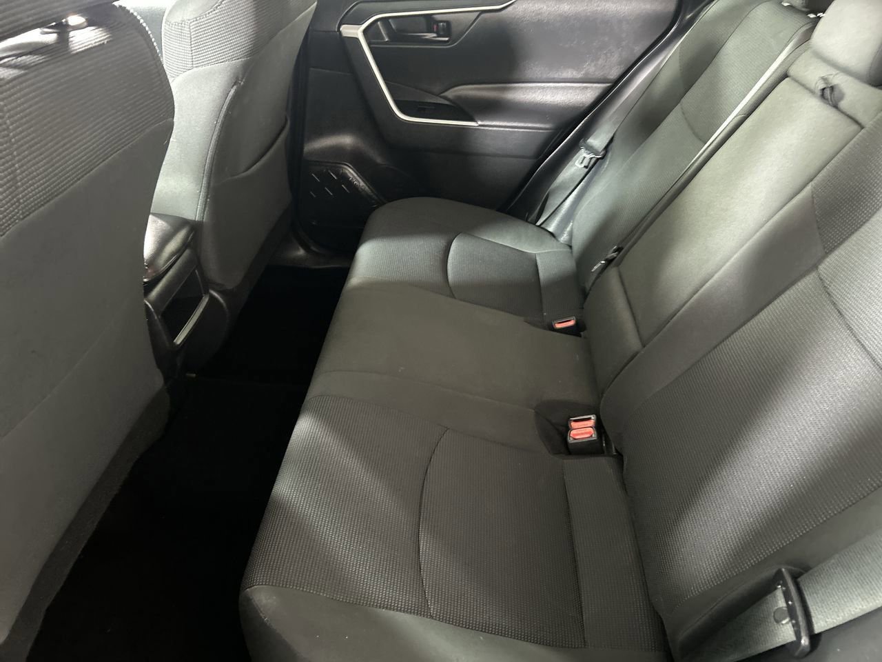 Used 2021 Toyota RAV4 LE image 23