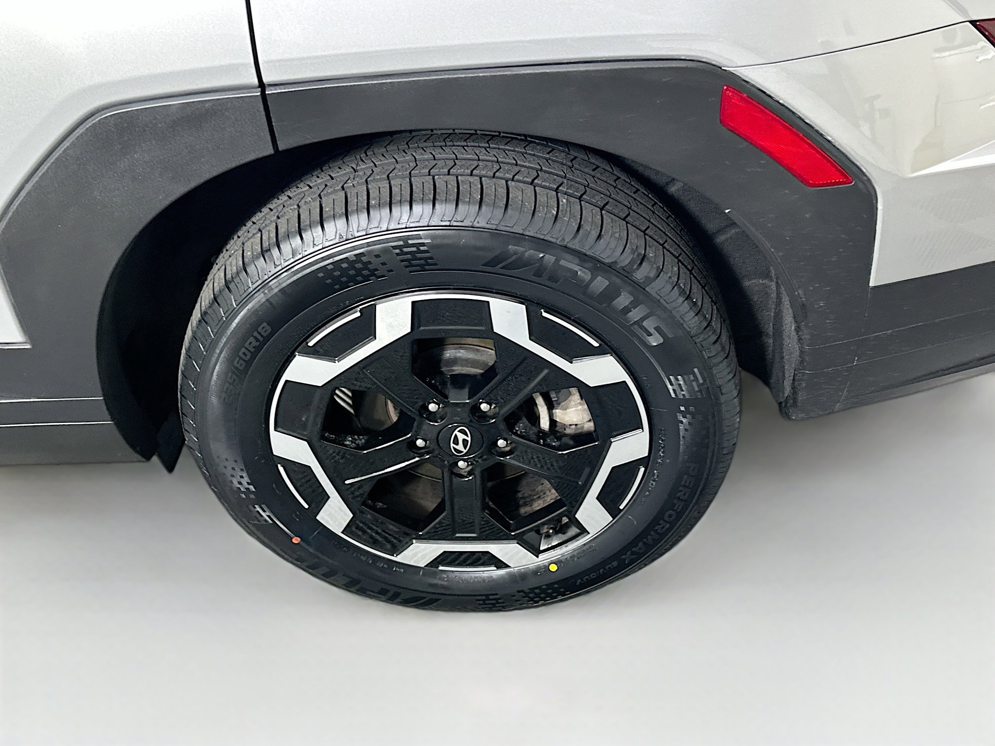 Used 2025 Hyundai Santa Fe SEL FWD image 11