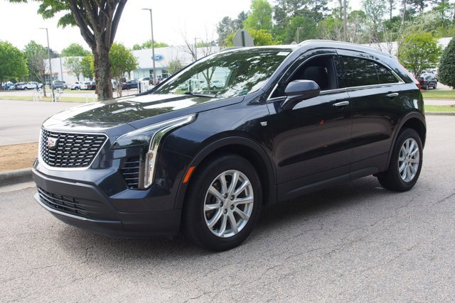 Used 2023 Cadillac XT4 Luxury w/ Cold Weather Package image 3