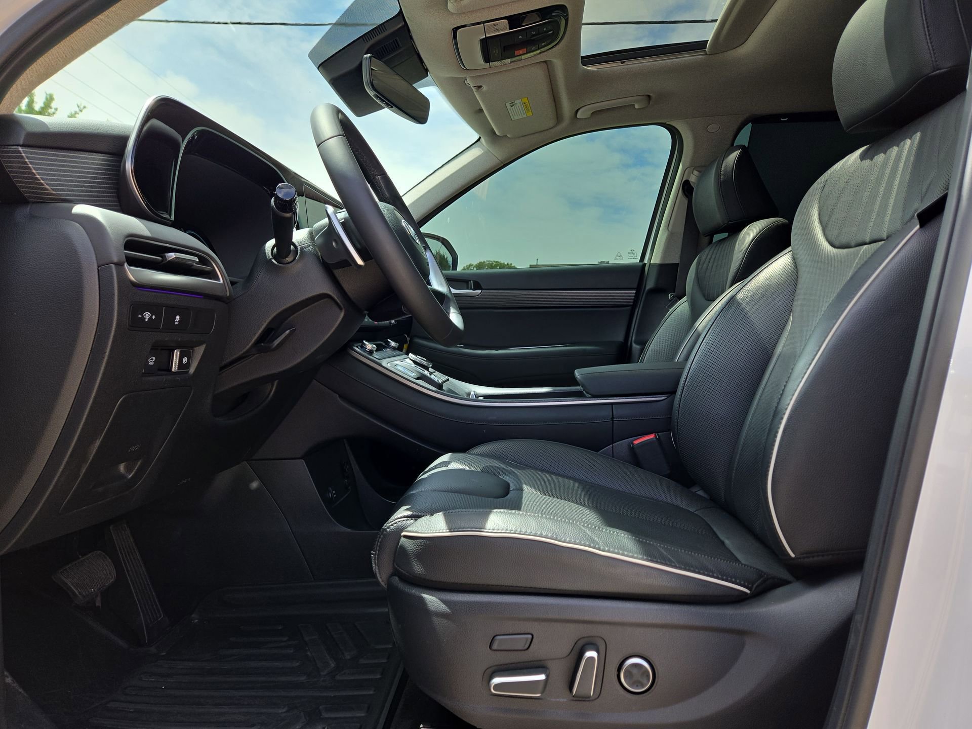 Used 2024 Hyundai Palisade Limited FWD image 16