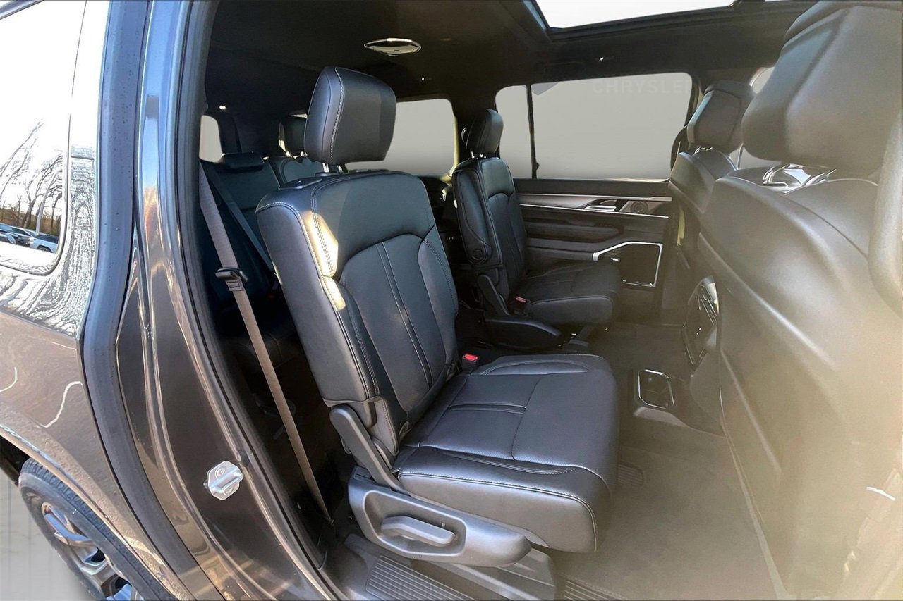 New 2026 Jeep Grand Wagoneer L Limited w/ Premium Group II image 23