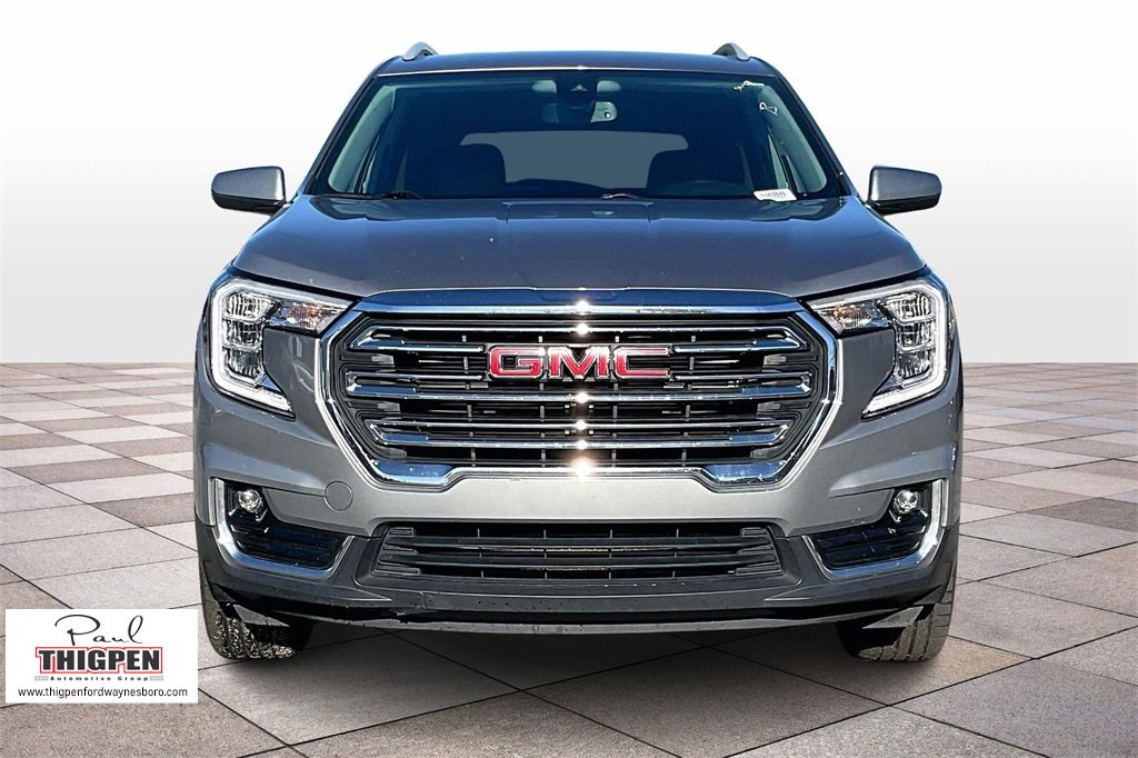 Used 2024 GMC Terrain SLT image 3