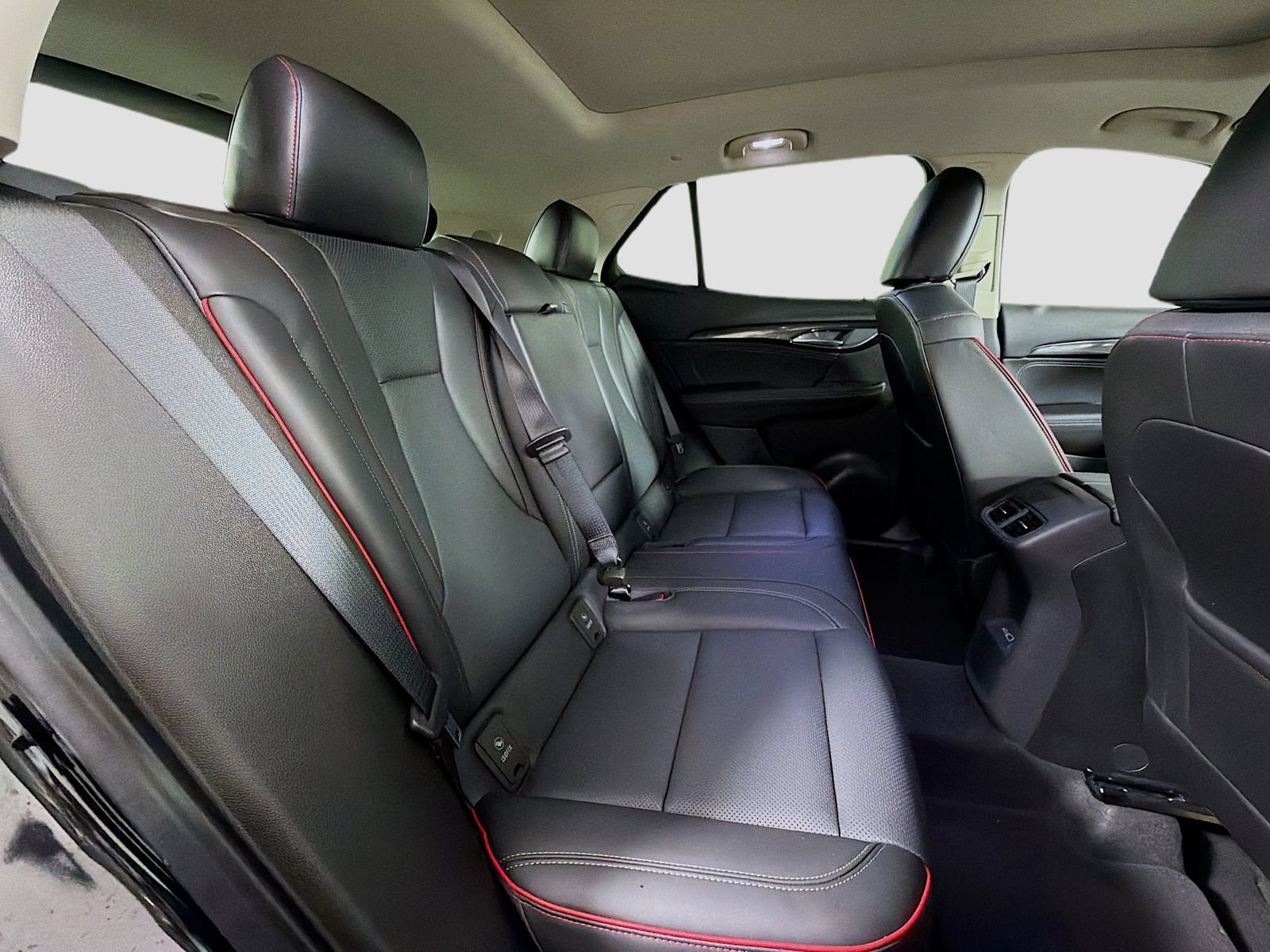 Used 2023 Buick Envision Essence w/ Sport Touring Package AWD/4WD image 29