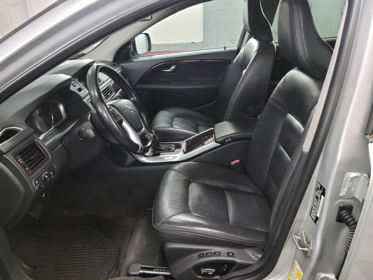 Used 2015 Volvo XC70 T6 Premier Plus image 9