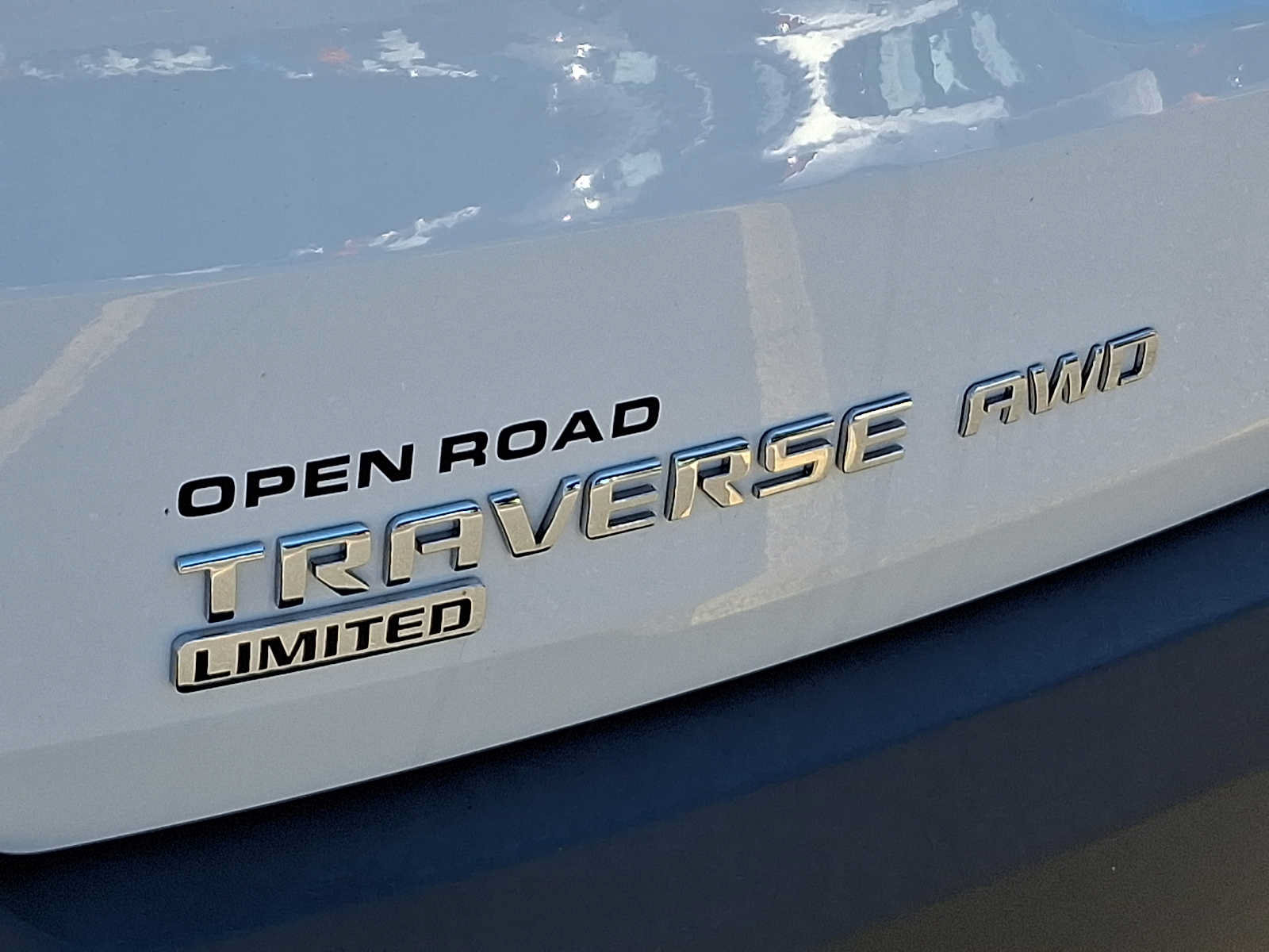 Used 2024 Chevrolet Traverse LT AWD/4WD image 32