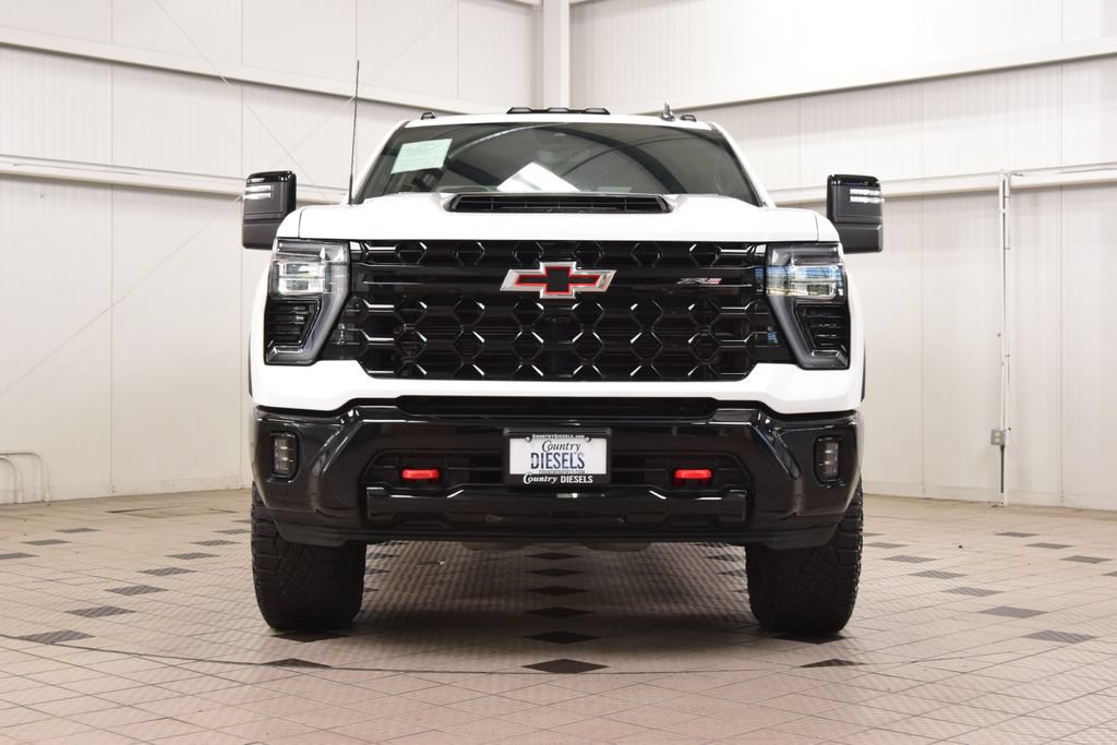 Used 2024 Chevrolet Silverado 2500 ZR2 w/ Technology Package AWD/4WD image 2