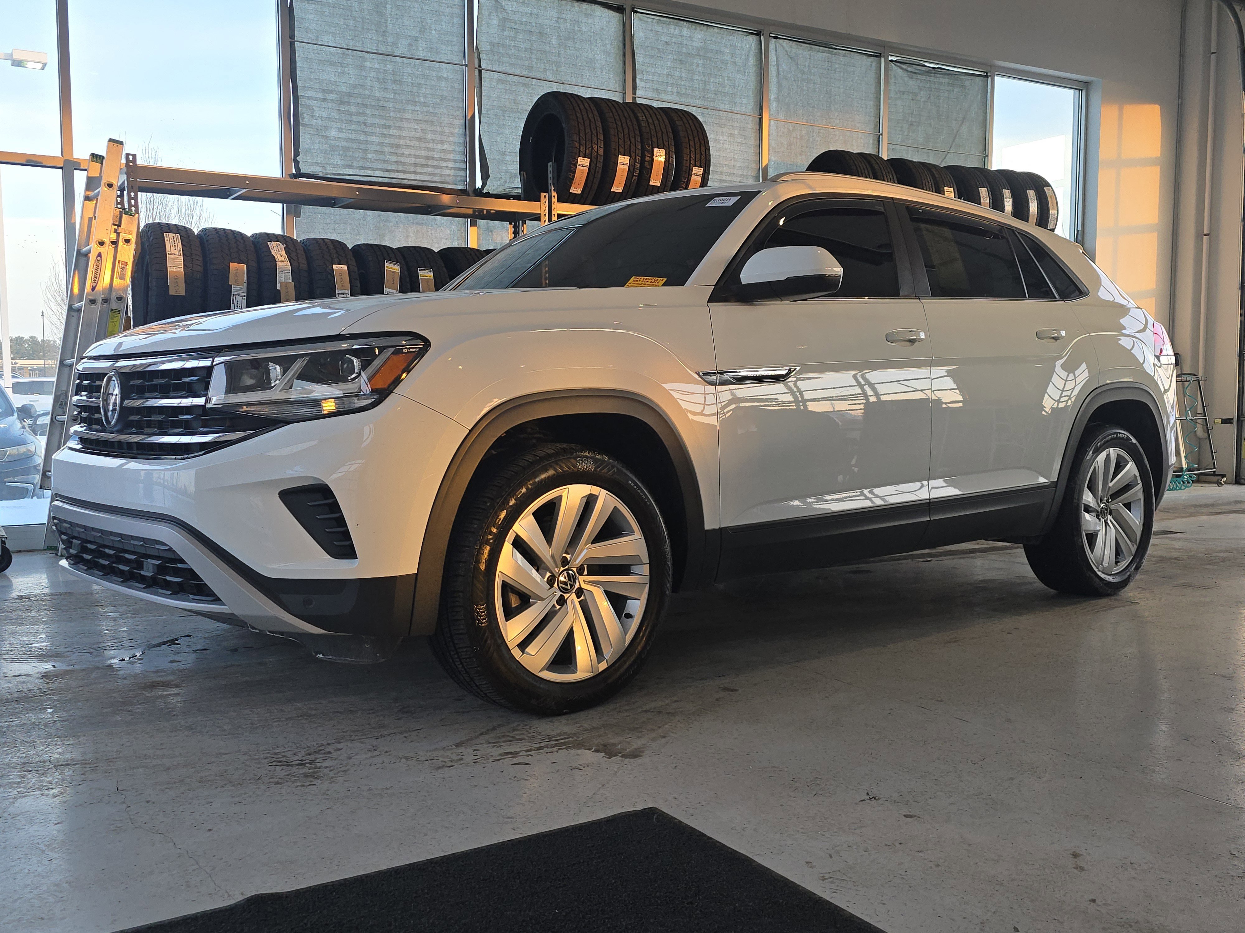 Used 2020 Volkswagen Atlas Cross Sport SE image 4