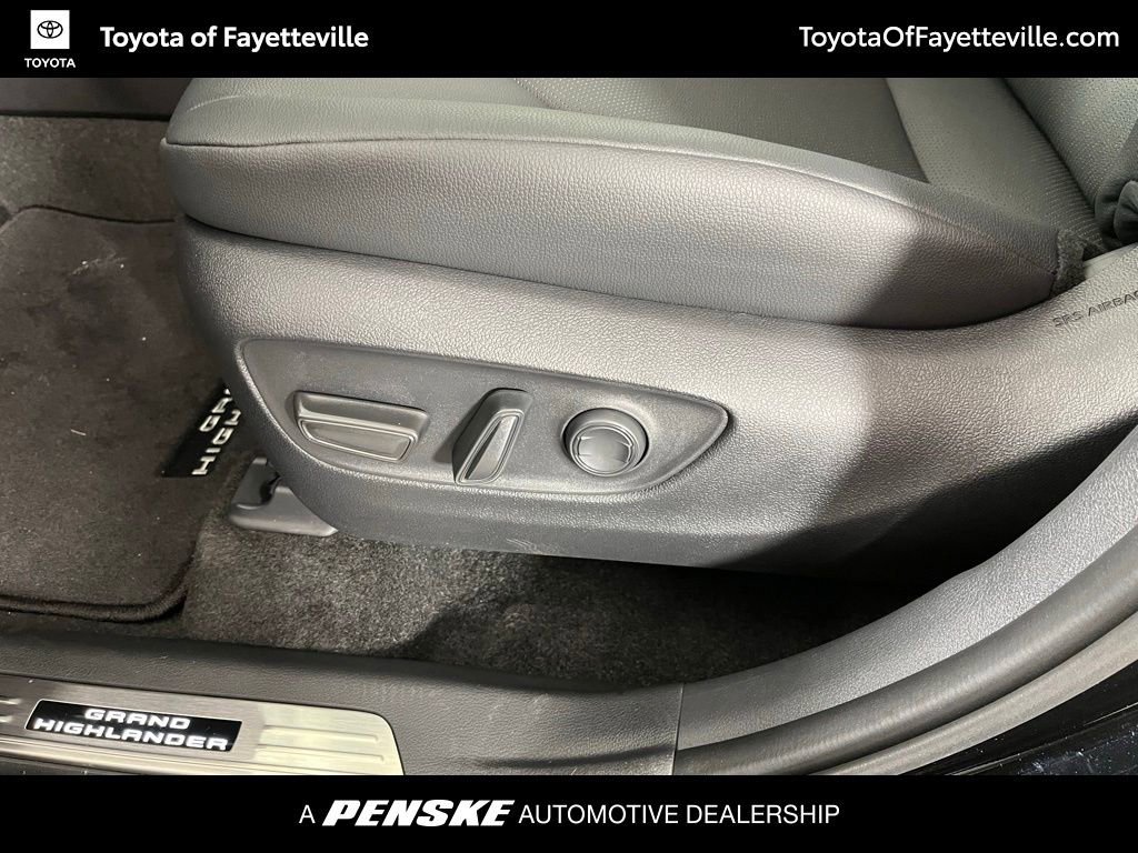 New 2026 Toyota Grand Highlander XLE image 27