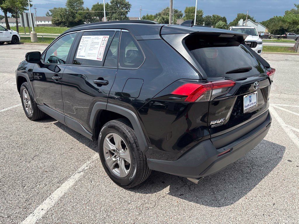 Used 2025 Toyota RAV4 XLE FWD image 10