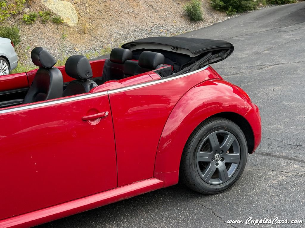 Used 2006 Volkswagen Beetle Convertible w/ Package 1 FWD image 25