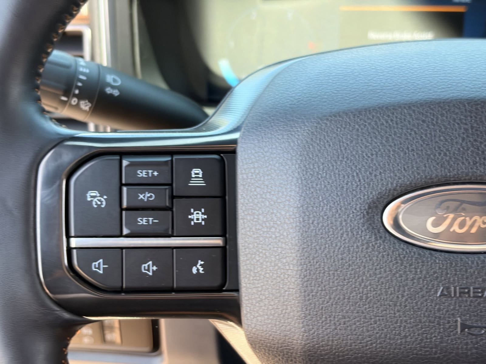 Certified 2024 Ford F450 Platinum w/ FX4 Off-Road Package AWD/4WD image 25