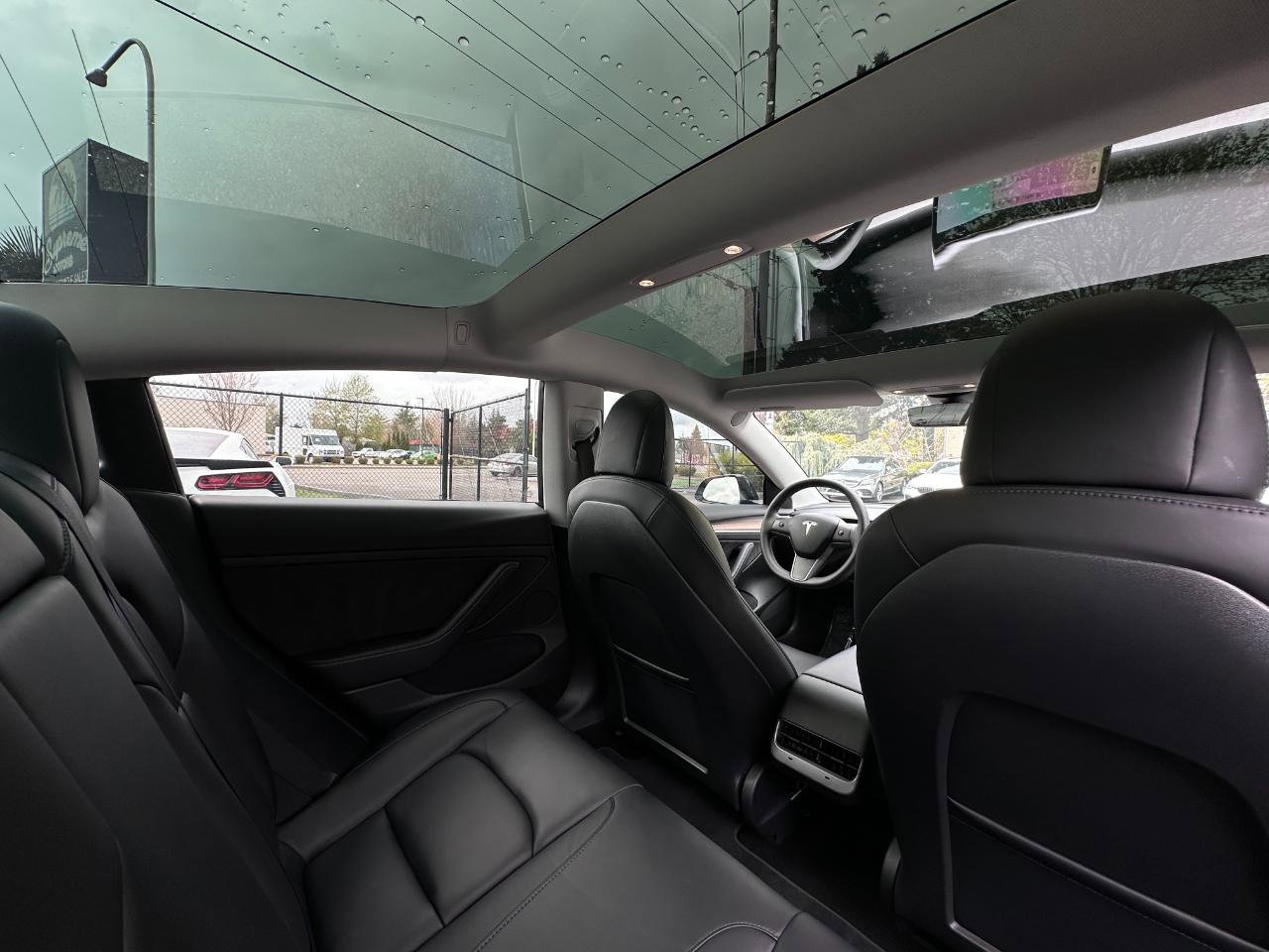 Used 2022 Tesla Model 3 Performance image 15