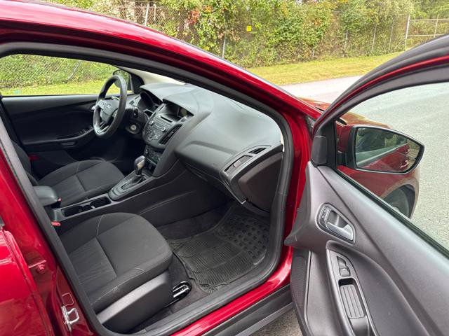 Used 2017 Ford Focus SE FWD image 8