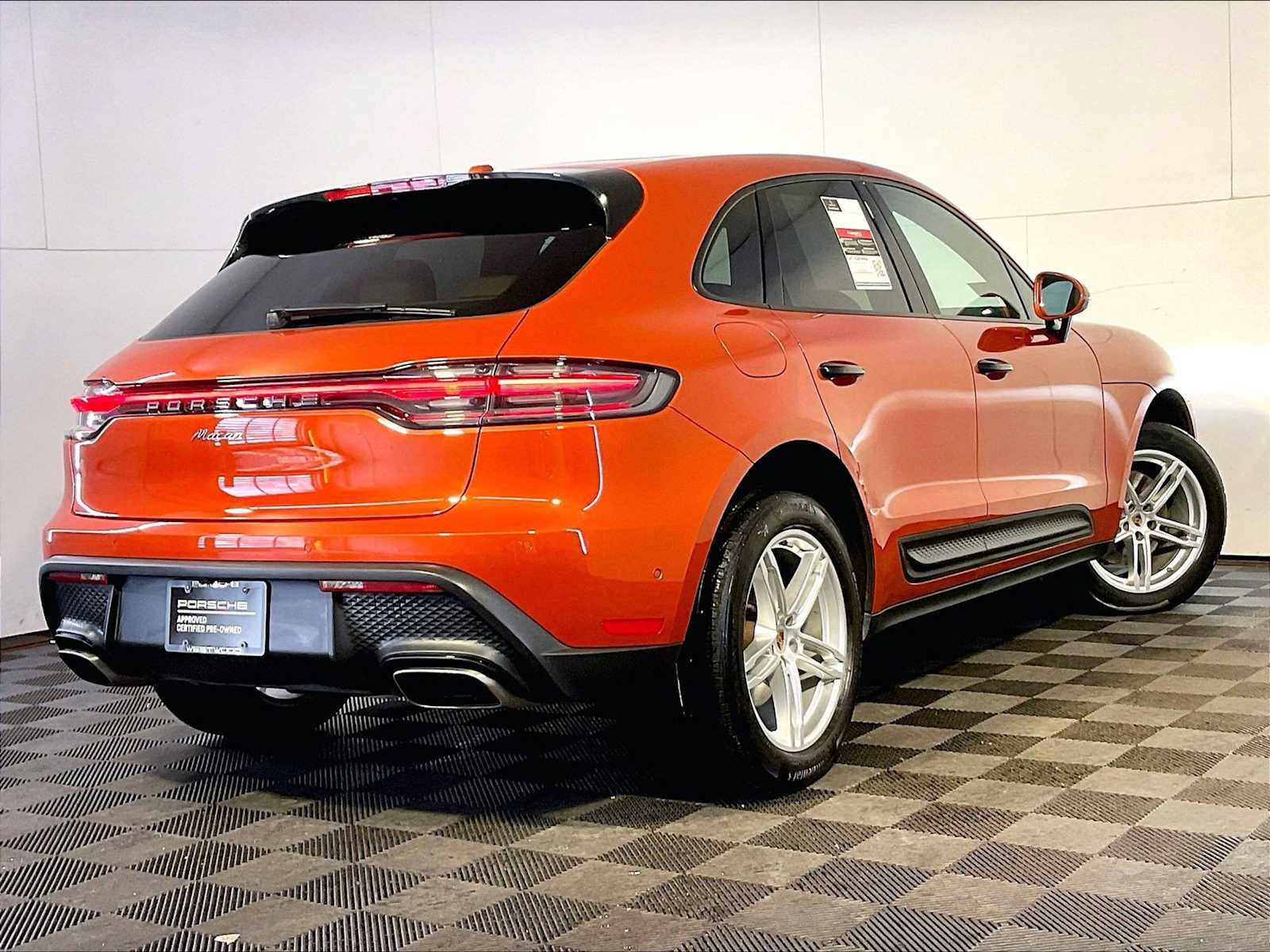 Certified 2023 Porsche Macan AWD/4WD image 7