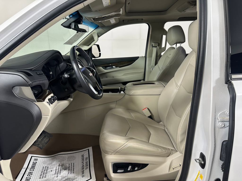 Used 2019 Cadillac Escalade Premium Luxury AWD/4WD image 17