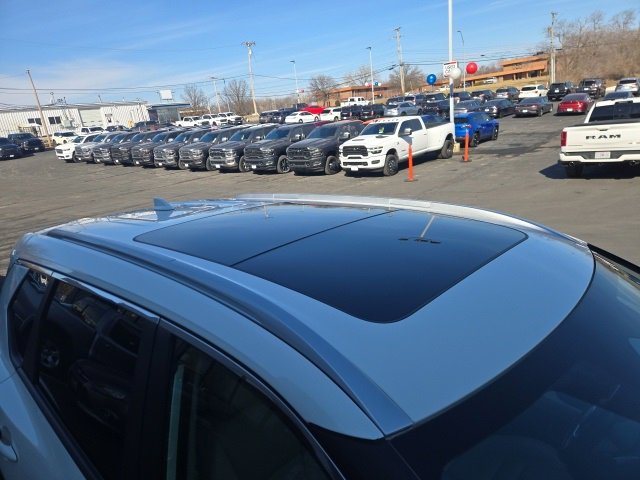 Used 2023 Nissan Rogue SV w/ SV Premium B Package image 8