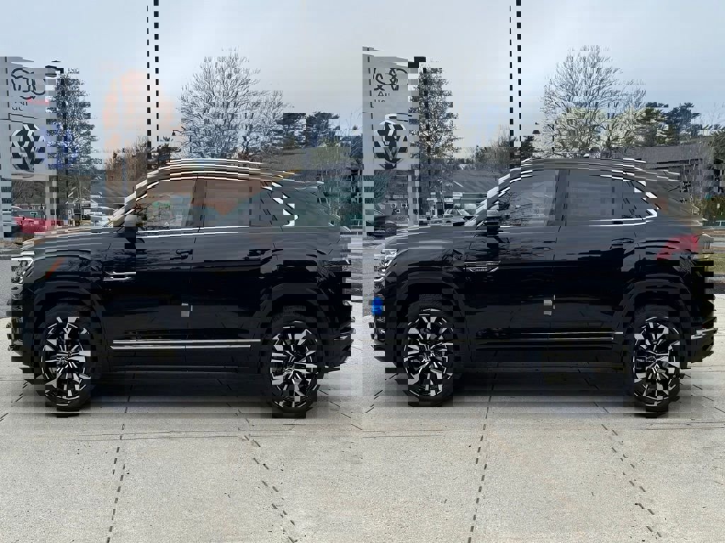 New 2026 Volkswagen Atlas Cross Sport SEL Premium R-Line image 16