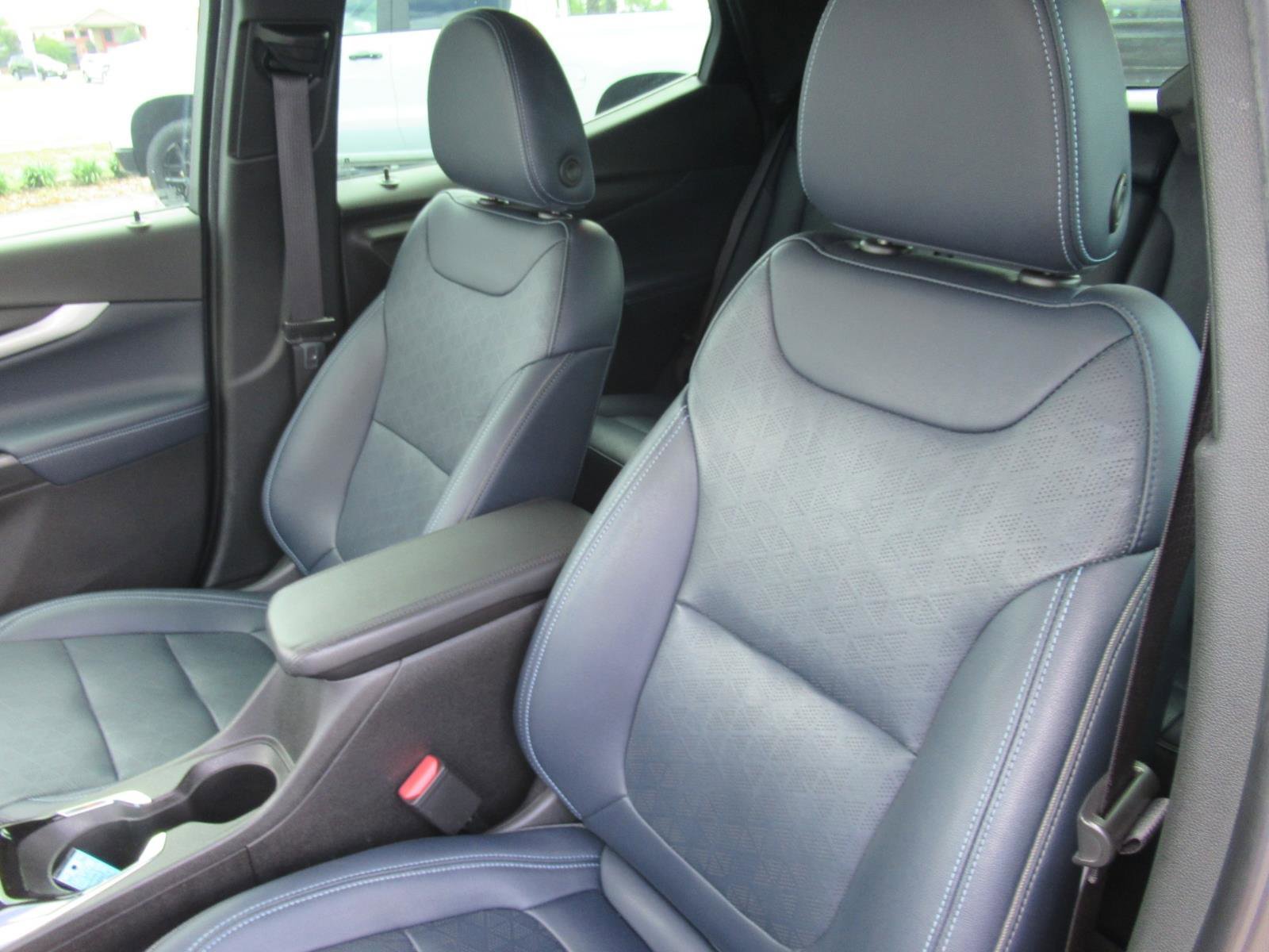 Used 2023 Chevrolet Bolt EUV Premier w/ Sun & Sound Package image 16