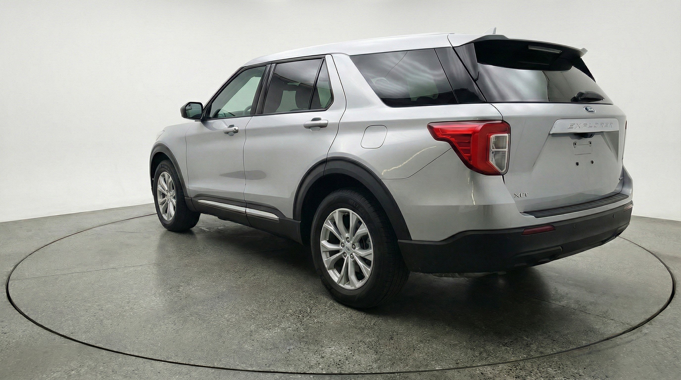 Used 2024 Ford Explorer Limited image 6